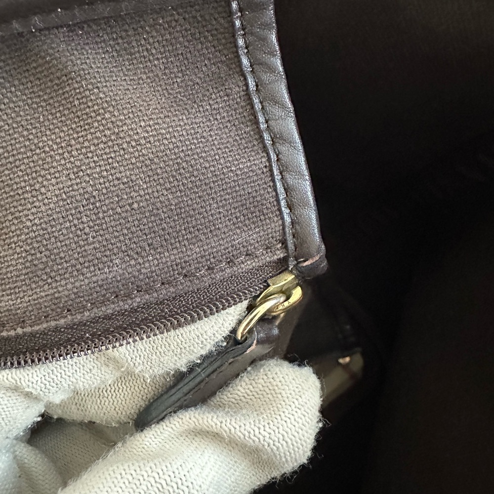 Burberry Tote Bag - Picture 7 of 16